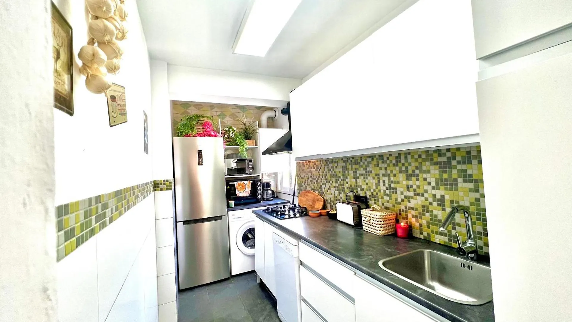 Aamazing Apartment ! On The Beach With Pool Close To Everything Mijas