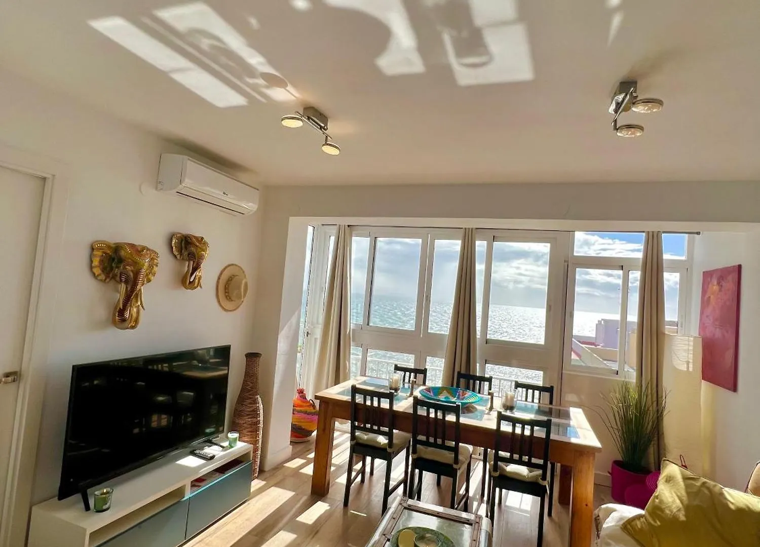 Aamazing Apartment ! On The Beach With Pool Close To Everything Mijas 0*,  Spain
