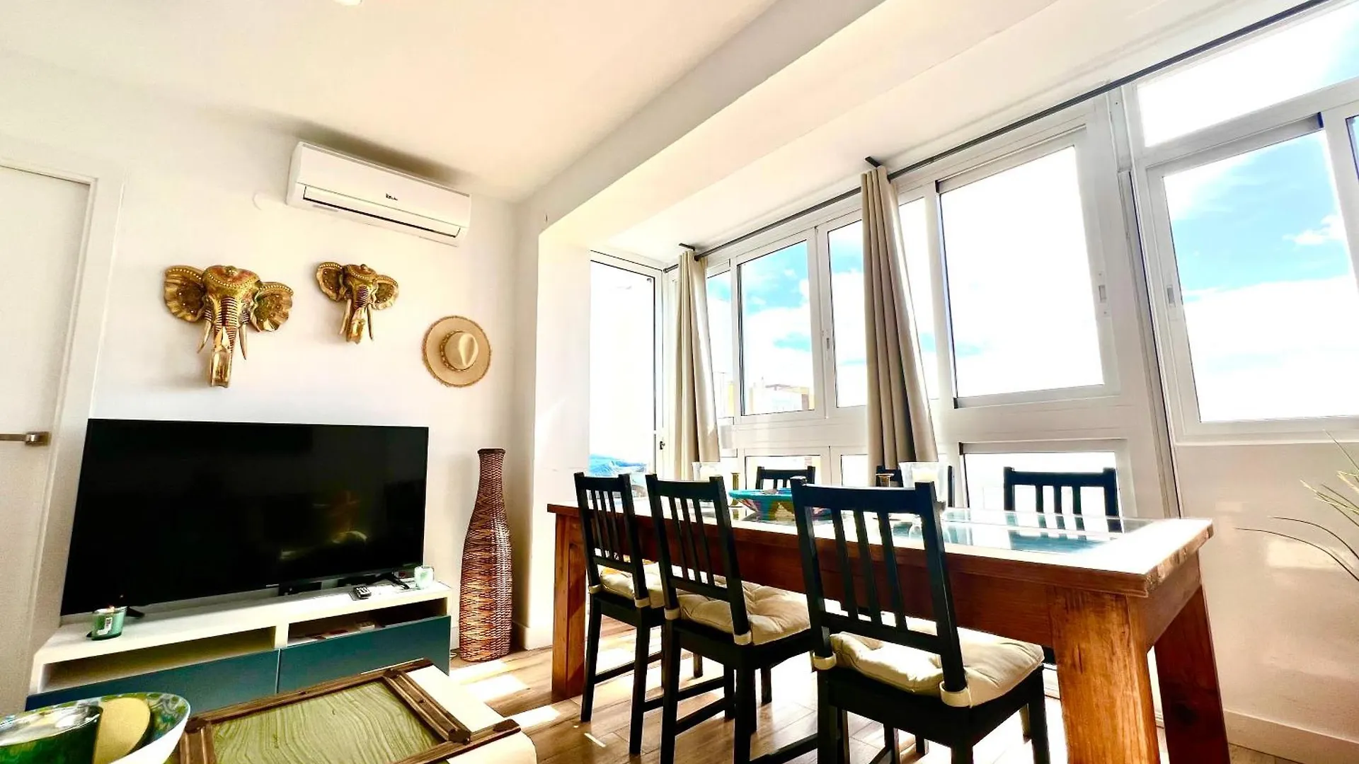 Aamazing Apartment ! On The Beach With Pool Close To Everything Mijas