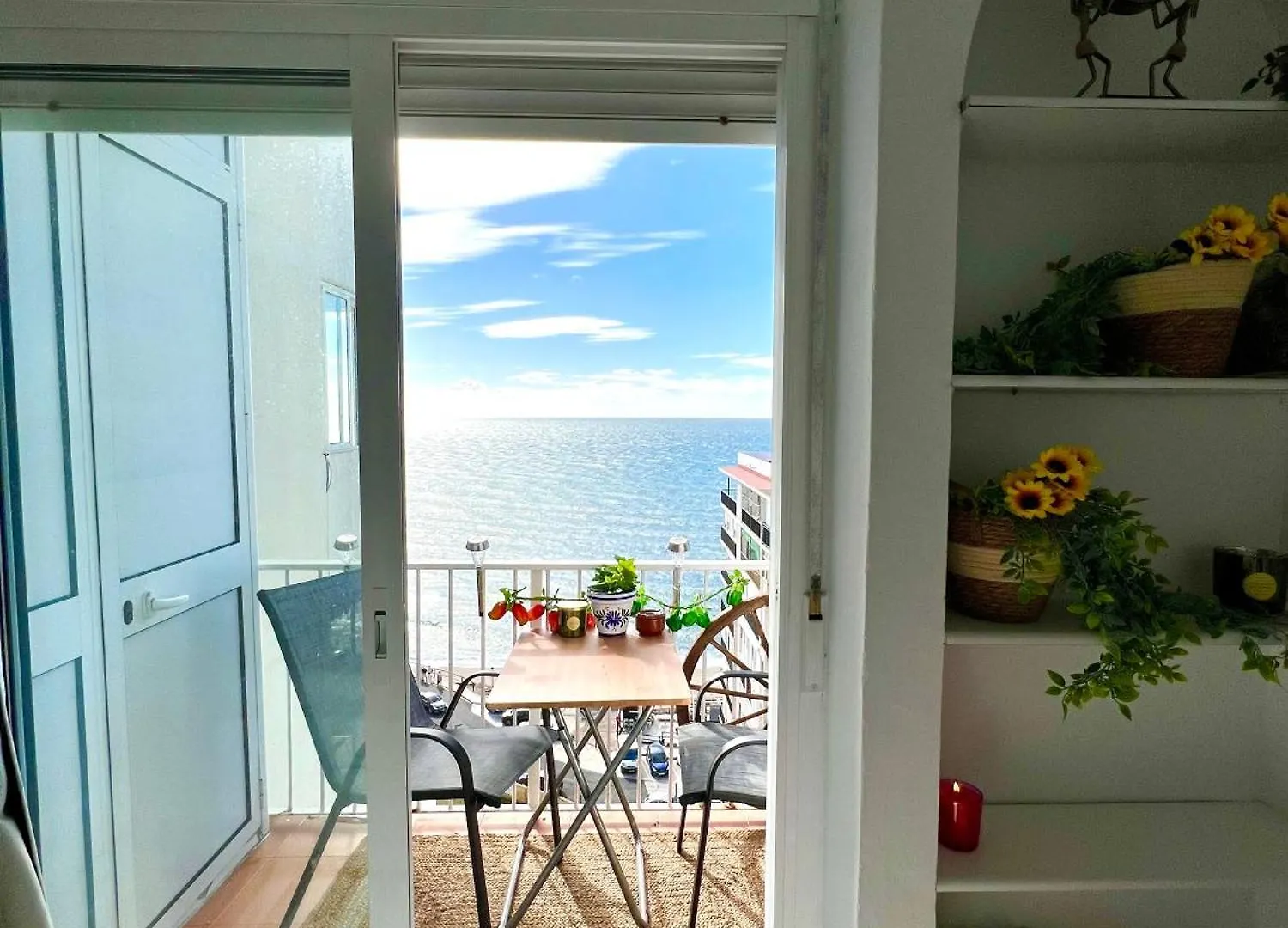 Aamazing Apartment ! On The Beach With Pool Close To Everything Mijas